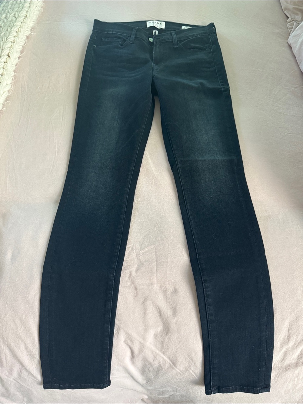 Frame Denim Women's Skinny Jeans in Black Wash